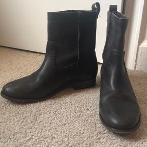Frye boots (grey-brown leather)